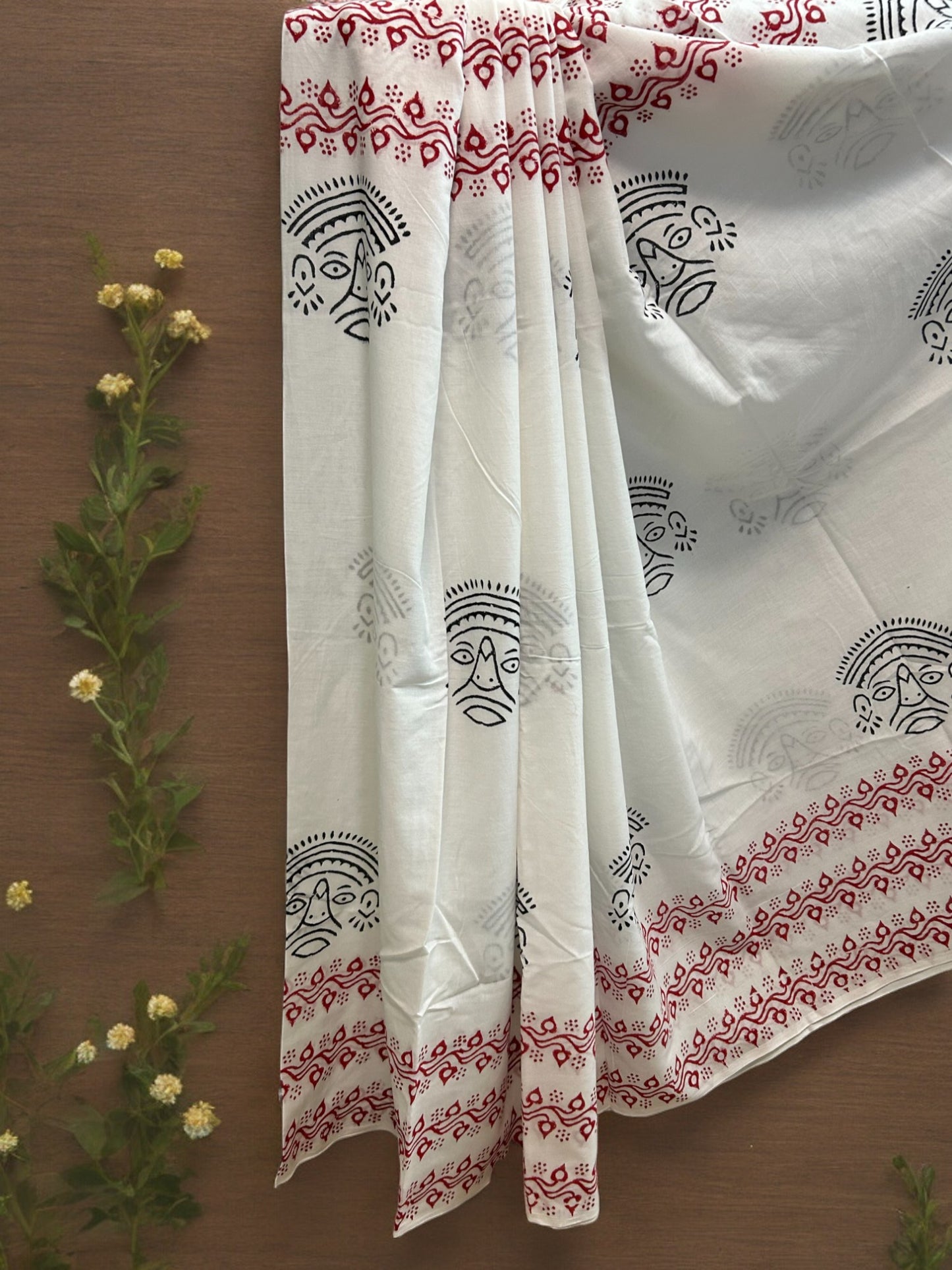 Mulmul Chuna Patti Saree