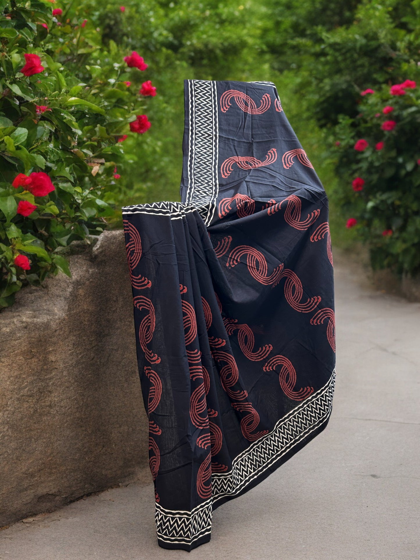 Mulmul Chuna Patti Saree