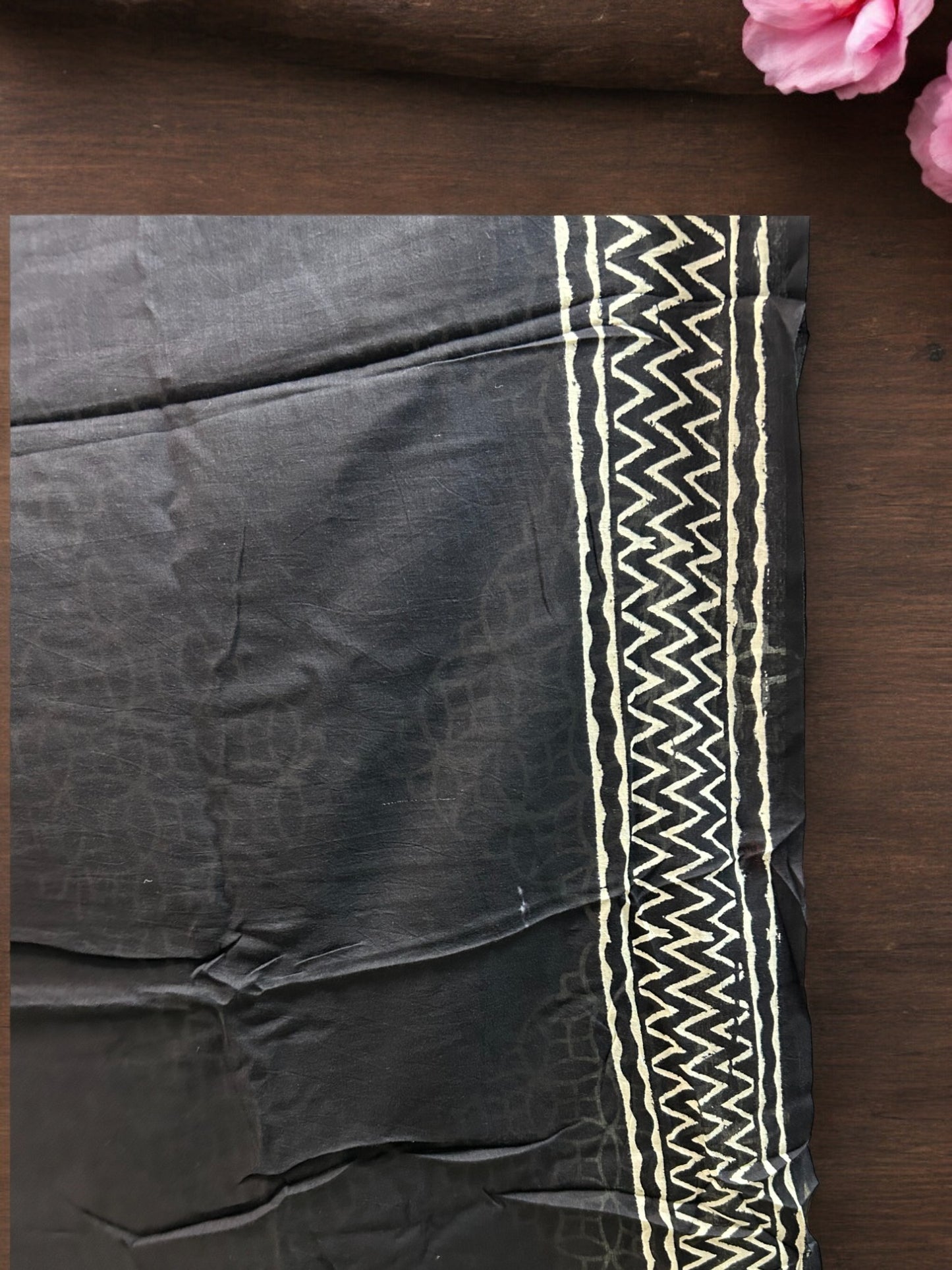 Mulmul Chuna Patti Saree
