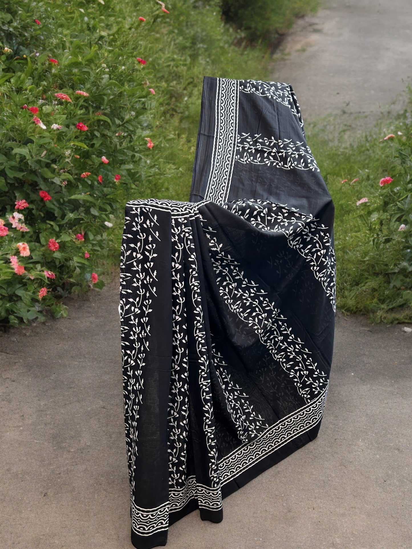 Mulmul Chuna Patti Saree