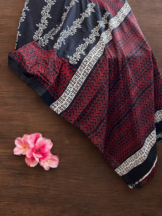 Mulmul Chuna Patti Saree