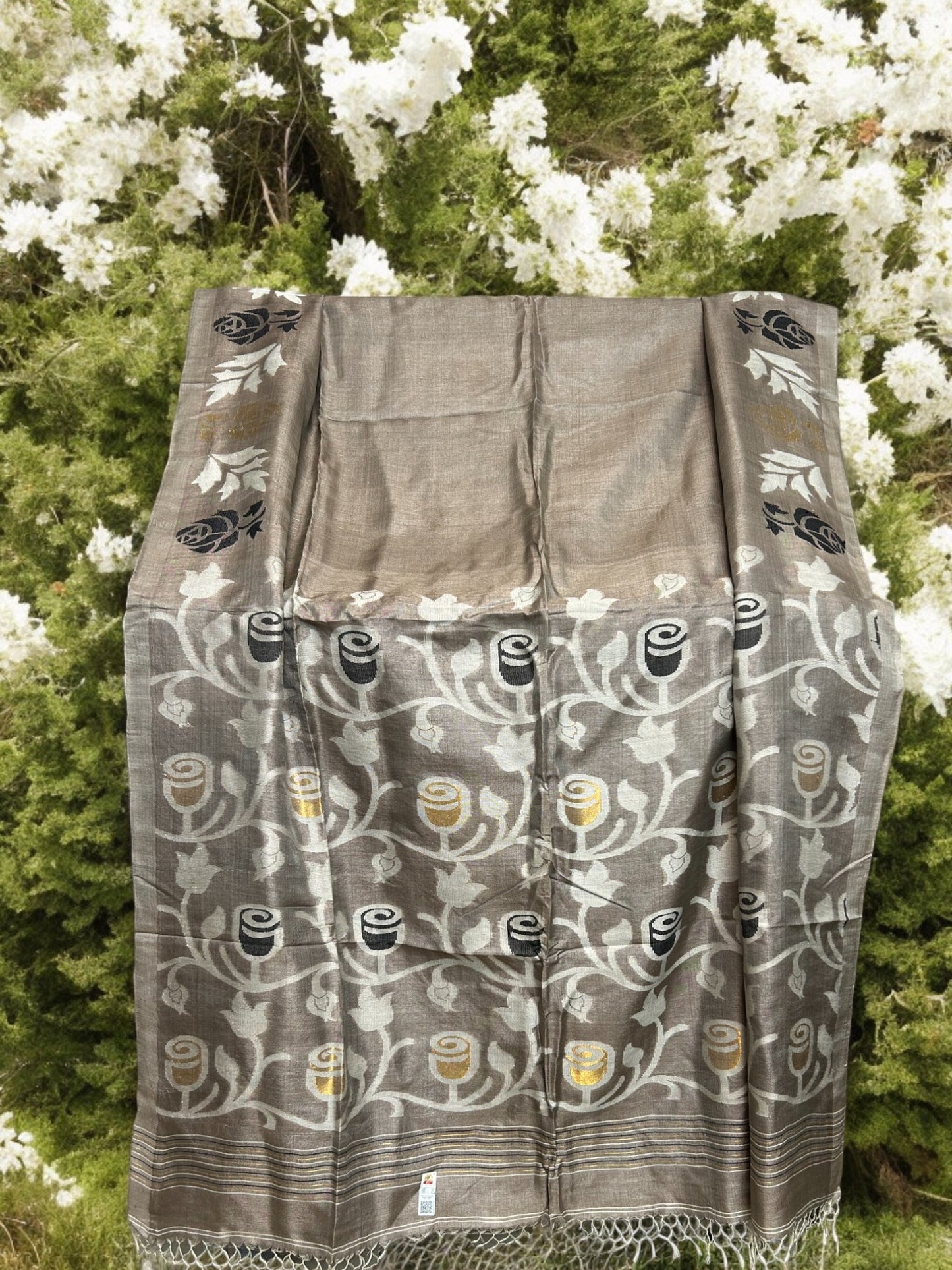 Pure Tussar silk Jamdani Rose - Grey