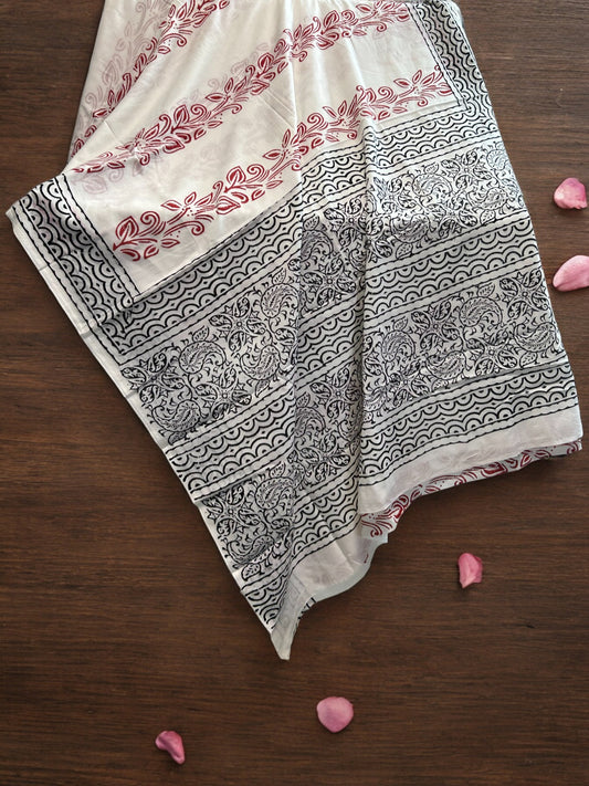 Mulmul Chuna Patti Saree