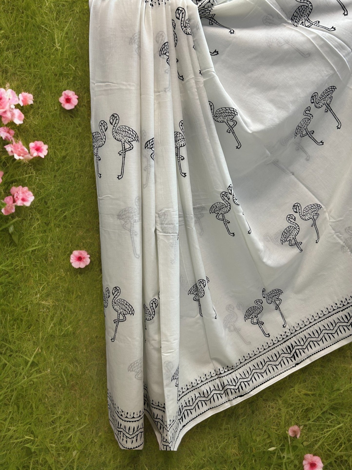 Mulmul Chuna Patti Saree